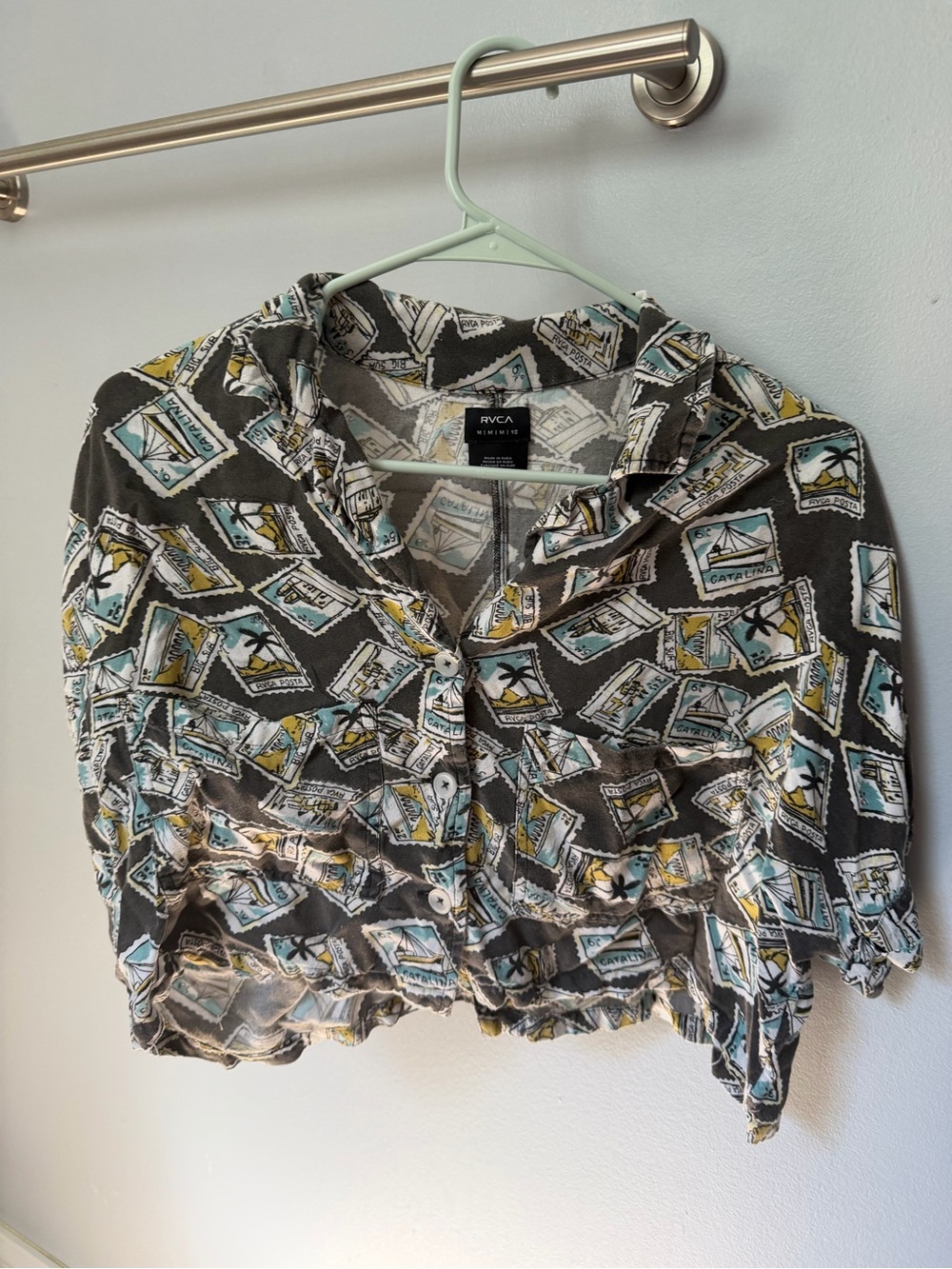 RVCA Women's Cropped Button-Front shirt stamp Print